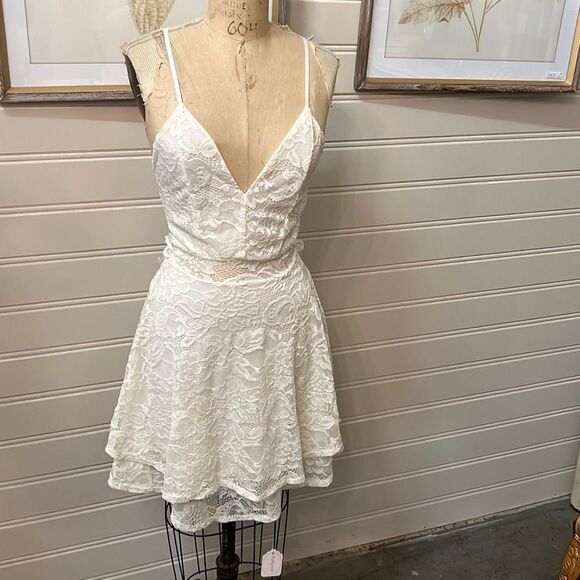 Fashion Nova Sweet As A Doll Lace Flare Dress - White Size Small Nwt - Picture 2 of 7